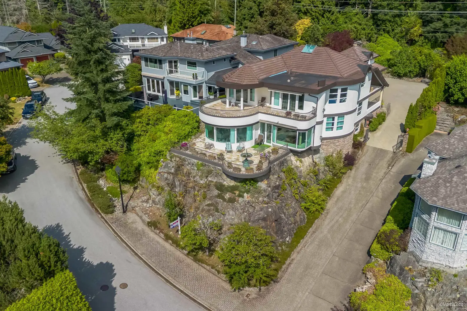 5387 WESTHAVEN WYND, West Vancouver BC V7W 3E8