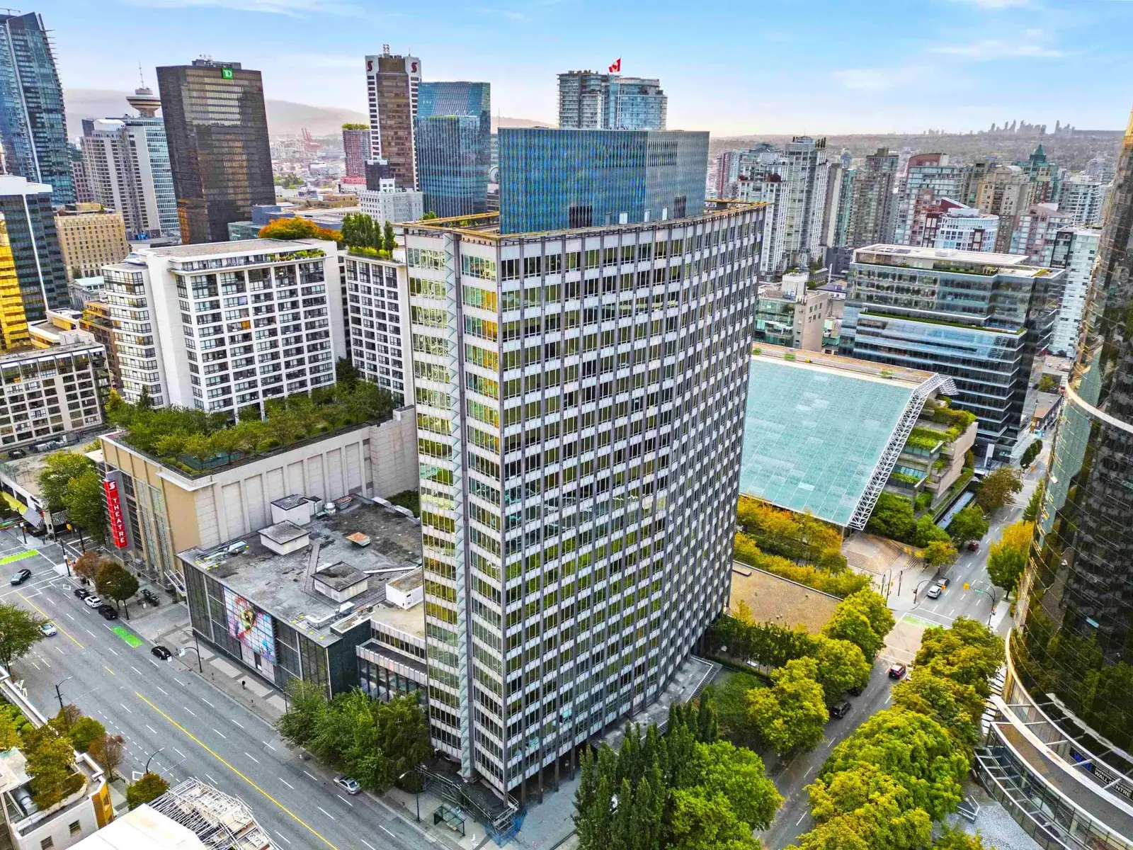 614 989 NELSON STREET, Vancouver BC V6Z 2S1