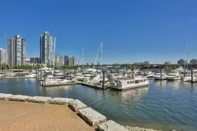 2306 1033 MARINASIDE CRESCENT, Vancouver BC V6Z 3A3