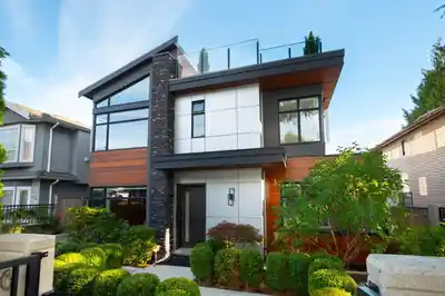 136 E 61ST AVENUE, Vancouver BC V5X 2B4