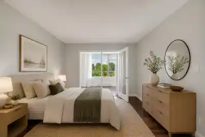 707 3520 CROWLEY DRIVE, Vancouver BC V5R 6G9