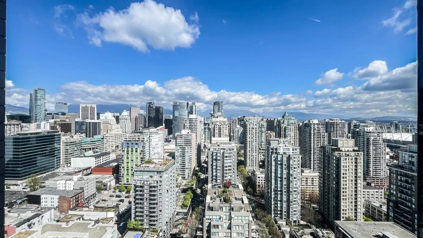 3202 1111 RICHARDS STREET, Vancouver BC V6B 3E1