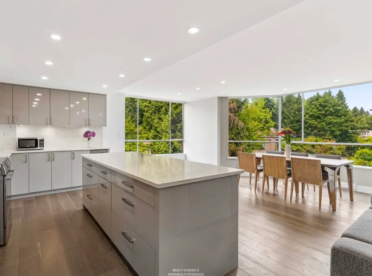 201 2140 BRIAR AVENUE, Vancouver BC V6L 3B4