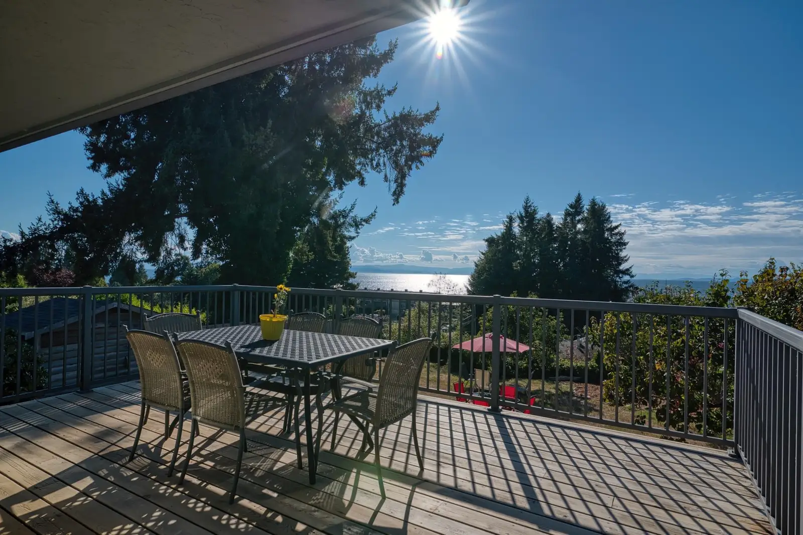 4735 LAUREL AVENUE, Sechelt BC V7Z 0B4