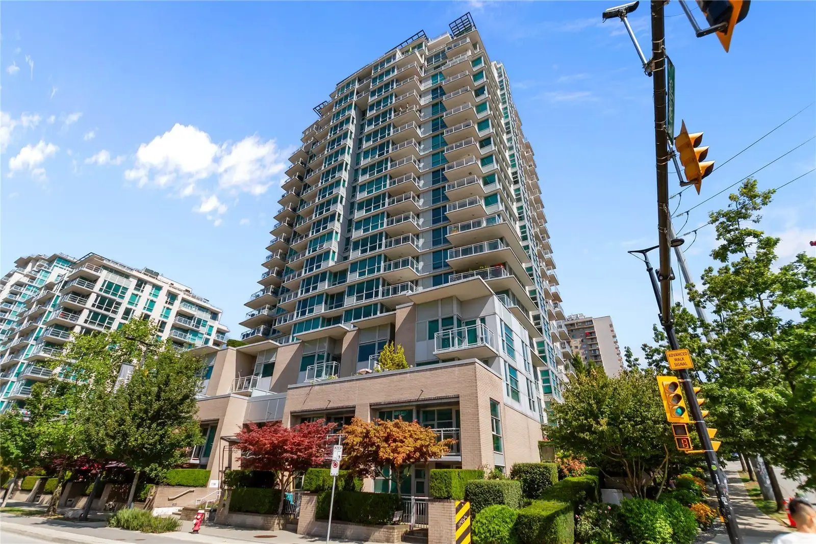 302 188 E ESPLANADE, North Vancouver BC V7L 4Y1