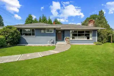 3455 HIGHLAND BOULEVARD, North Vancouver BC V7R 2Y3