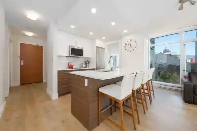 501 161 W GEORGIA STREET, Vancouver BC V6B 0K9
