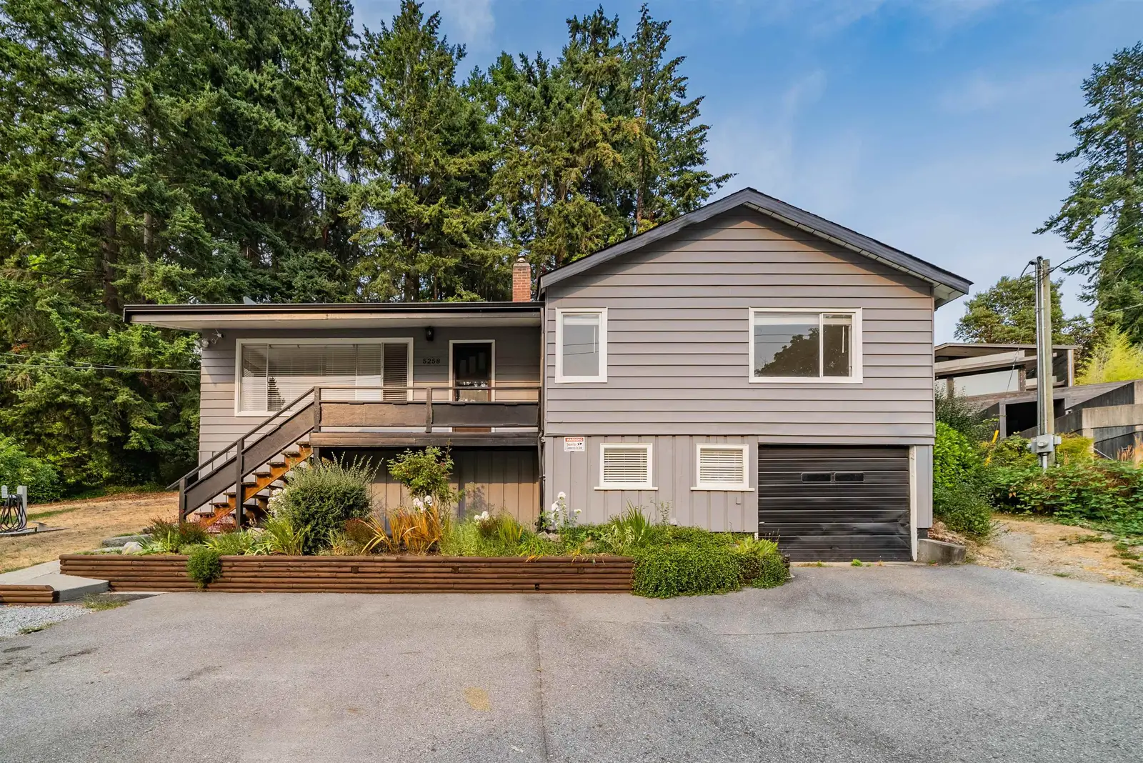 5258 SUNSHINE COAST HIGHWAY, Sechelt BC V7Z 0G7