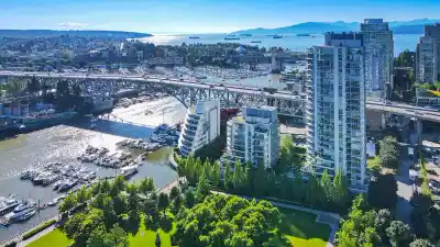 TH105 638 BEACH CRESCENT, Vancouver BC V6Z 3H4