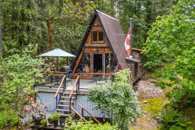 7536 ISLETS PLACE, Sechelt BC V7Z 0C5
