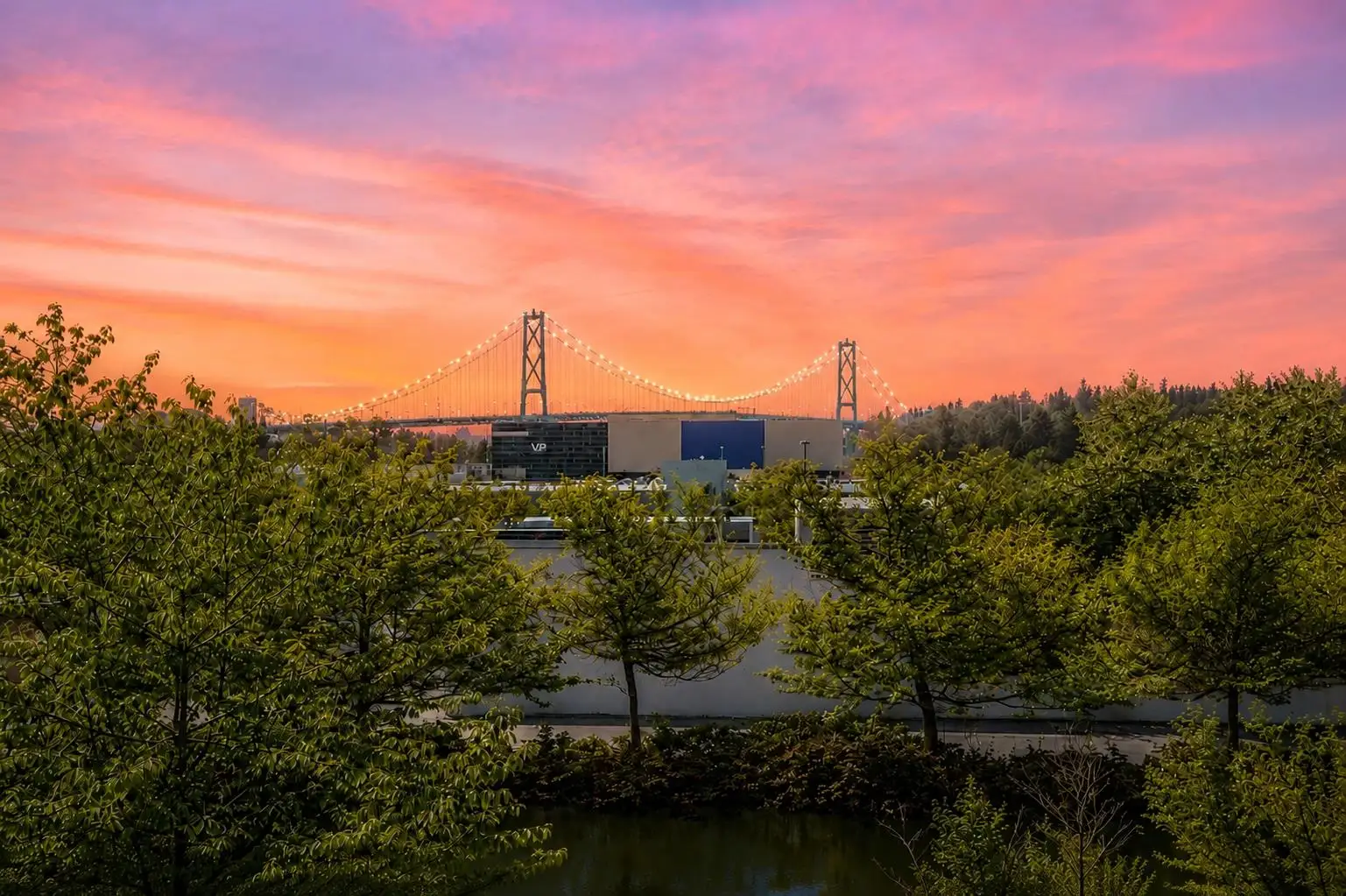 403 788 ARTHUR ERICKSON PLACE, Vancouver BC V7T 0B6