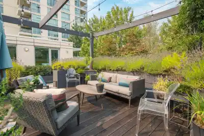 306 125 MILROSS AVENUE, Vancouver BC V6A 0A1