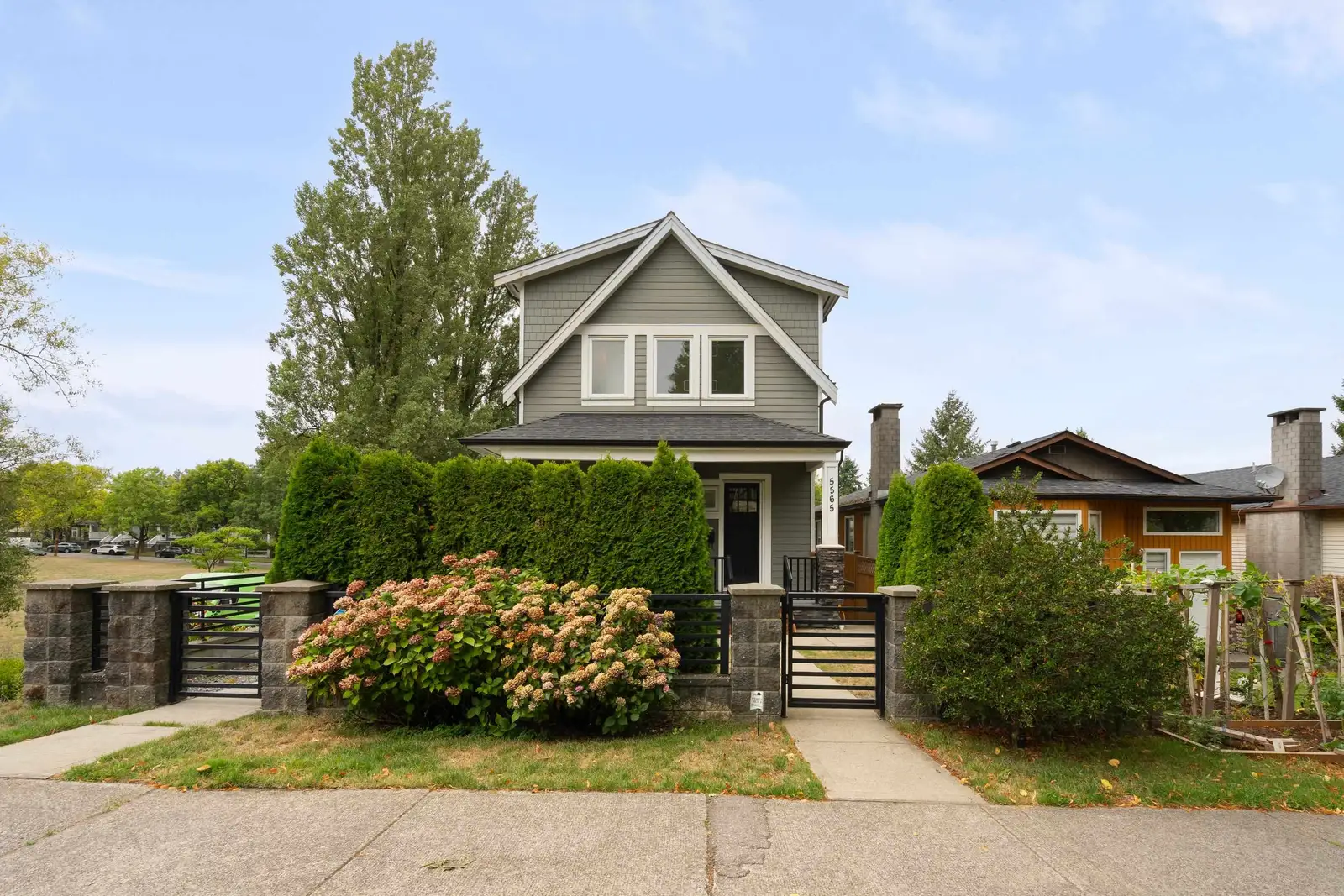 5565 DUNDEE STREET, Vancouver BC V5R 3T8