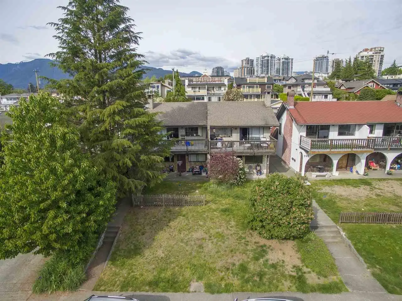 246 W 5TH STREET, North Vancouver BC V7M 1K1