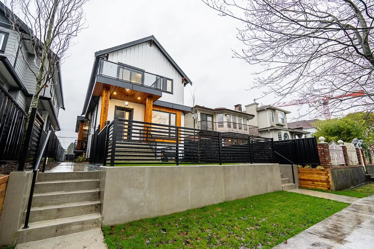 2 2753 NANAIMO STREET, Vancouver BC V5N 5E9