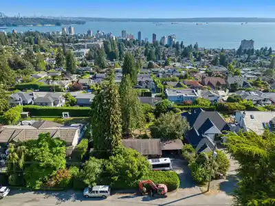 2234 OTTAWA AVENUE, West Vancouver BC V7V 2S6