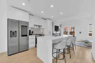 137 535 E 2ND STREET, North Vancouver BC V7L 1E1
