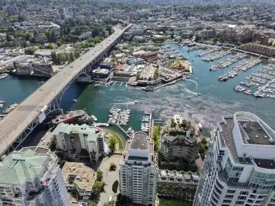 404 1501 HOWE STREET, Vancouver BC V6Z 2P8