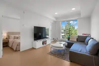 E206 10829 140 STREET, Surrey BC V3R 0H4