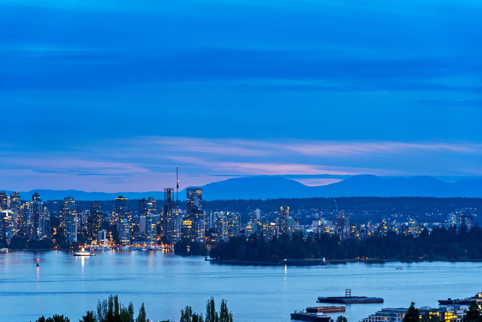 801 120 W 16TH STREET, North Vancouver BC V7M 3N6