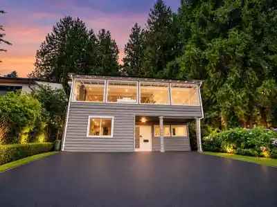 3570 LONSDALE AVENUE, North Vancouver BC V7N 3K4