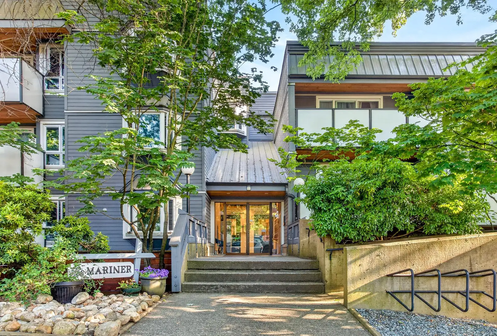 205 2328 OXFORD STREET, Vancouver BC V5L 1G3