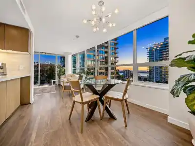 704 125 E 14TH STREET, North Vancouver BC V7L 0E6