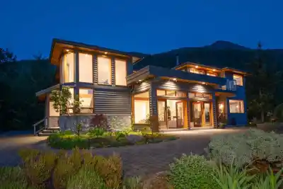 182 FURRY CREEK DRIVE, Furry Creek BC V8B 1A3