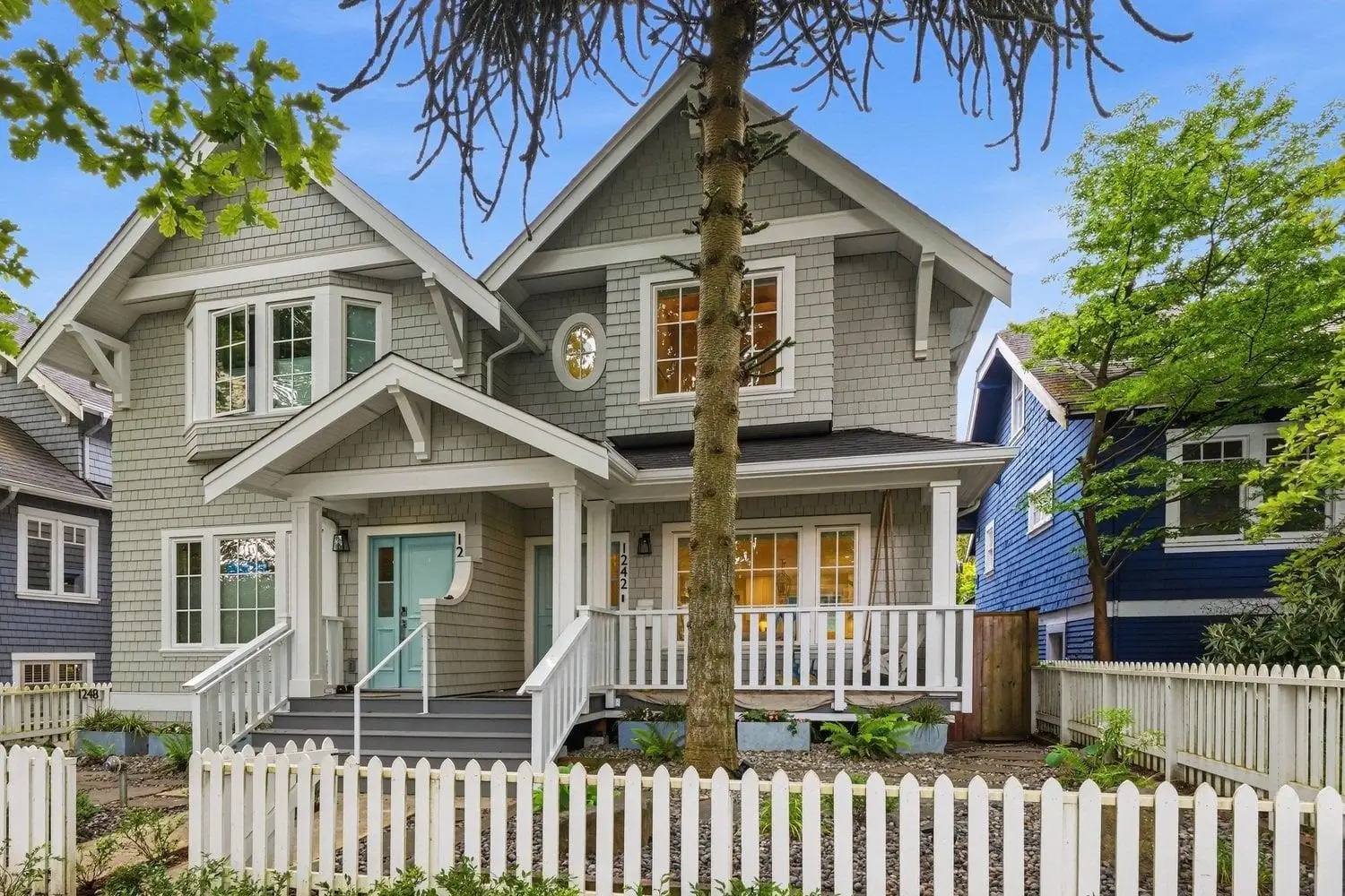 1242 E 23RD AVENUE, Vancouver BC V5V 1Y9