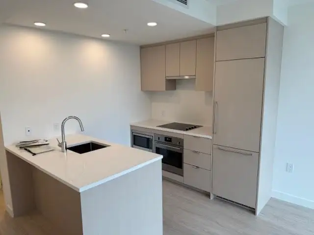 703 13675 107A AVENUE, Surrey BC V3T 0X2