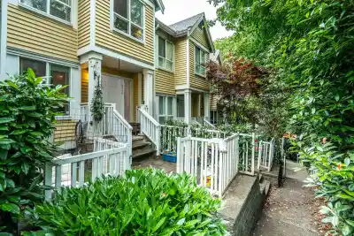 2866 SOTAO AVENUE, Vancouver BC V5S 4V1