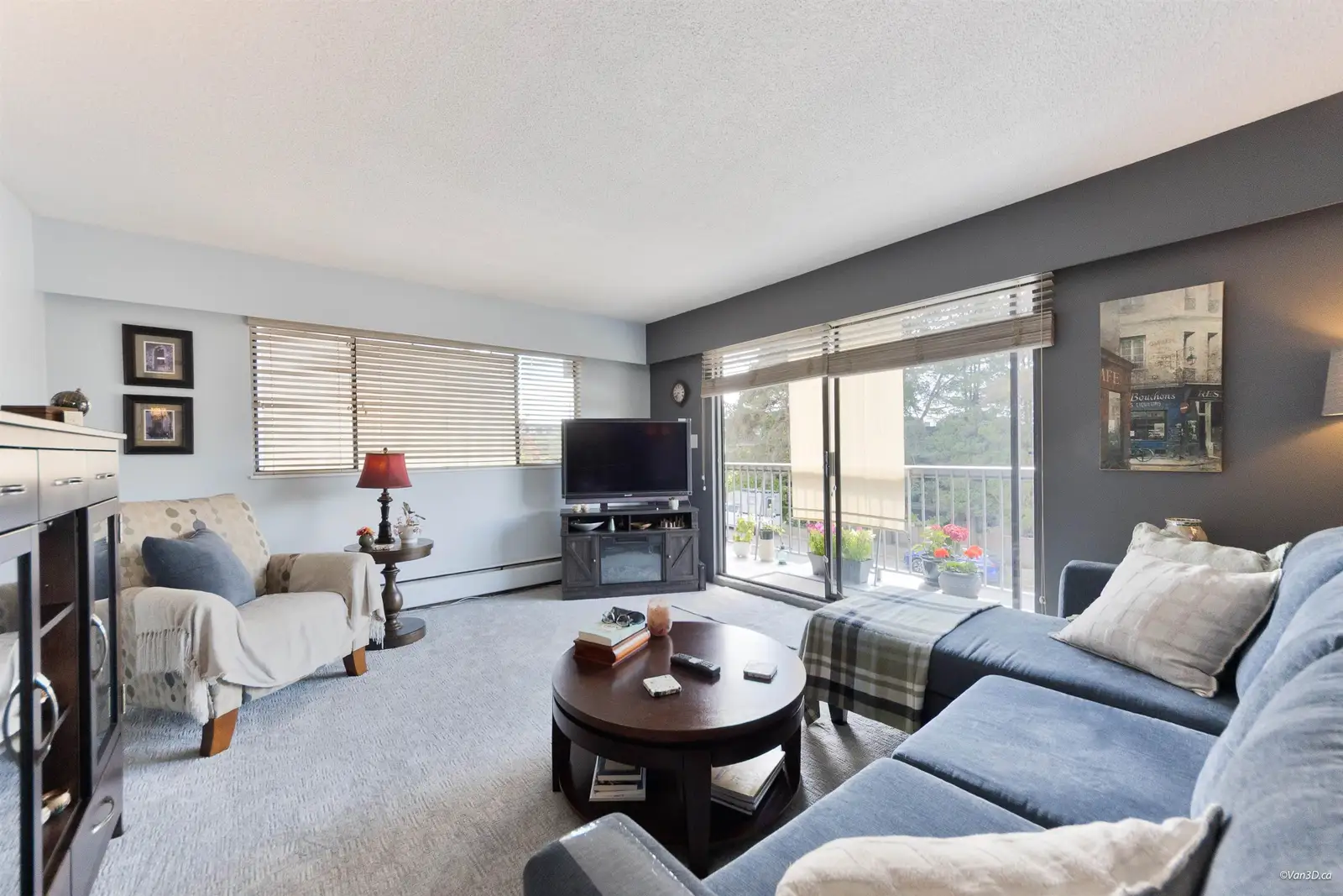 205 330 W 2ND STREET, North Vancouver BC V7M 1E1