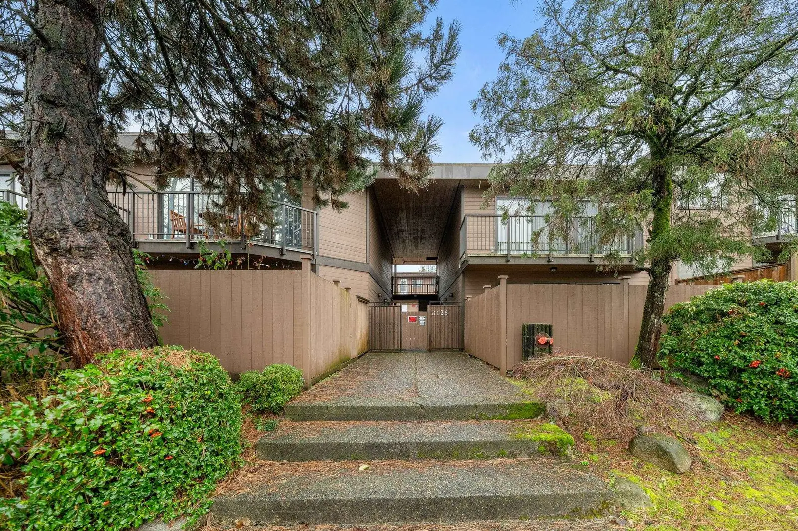 204 3136 KINGSWAY, Vancouver BC V5R 5K1