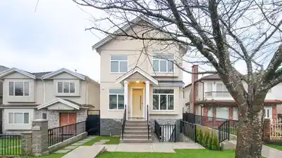 3431 E 23RD AVENUE, Vancouver BC V5R 1C1