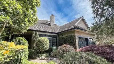 8418 GILLNET PLACE, Vancouver BC V6P 6P6