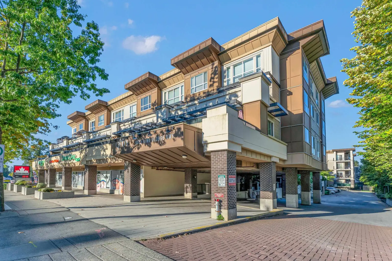 409 9655 KING GEORGE BOULEVARD, Surrey BC V3T 0C7