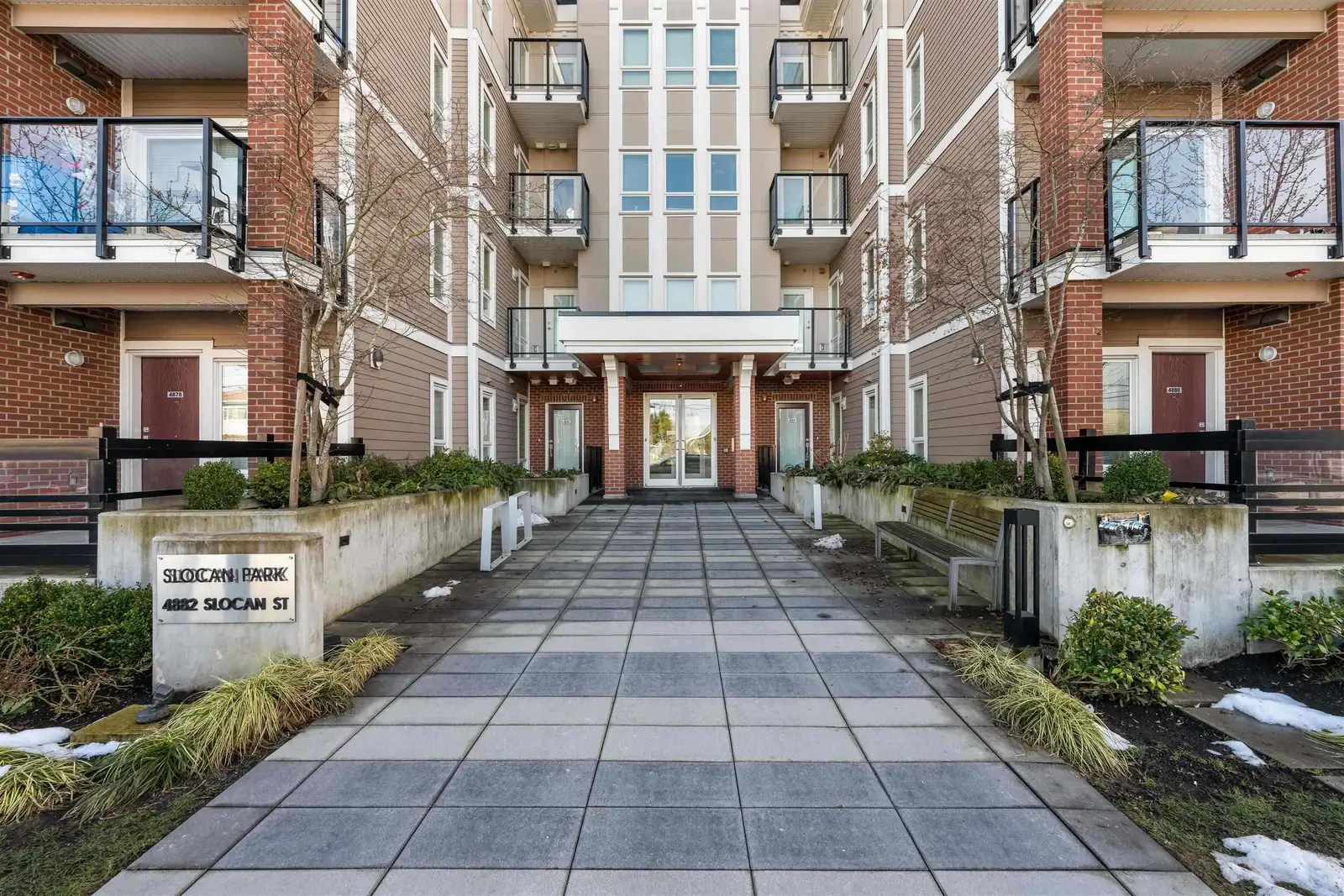203 4882 SLOCAN STREET, Vancouver BC V5R 2A3
