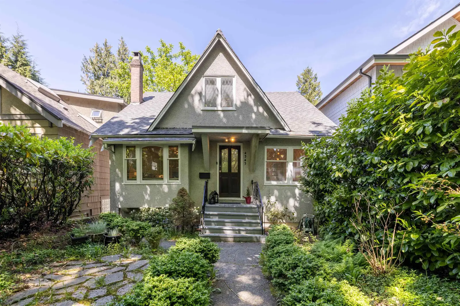 4343 11TH AVENUE, Vancouver BC V6R 2L9