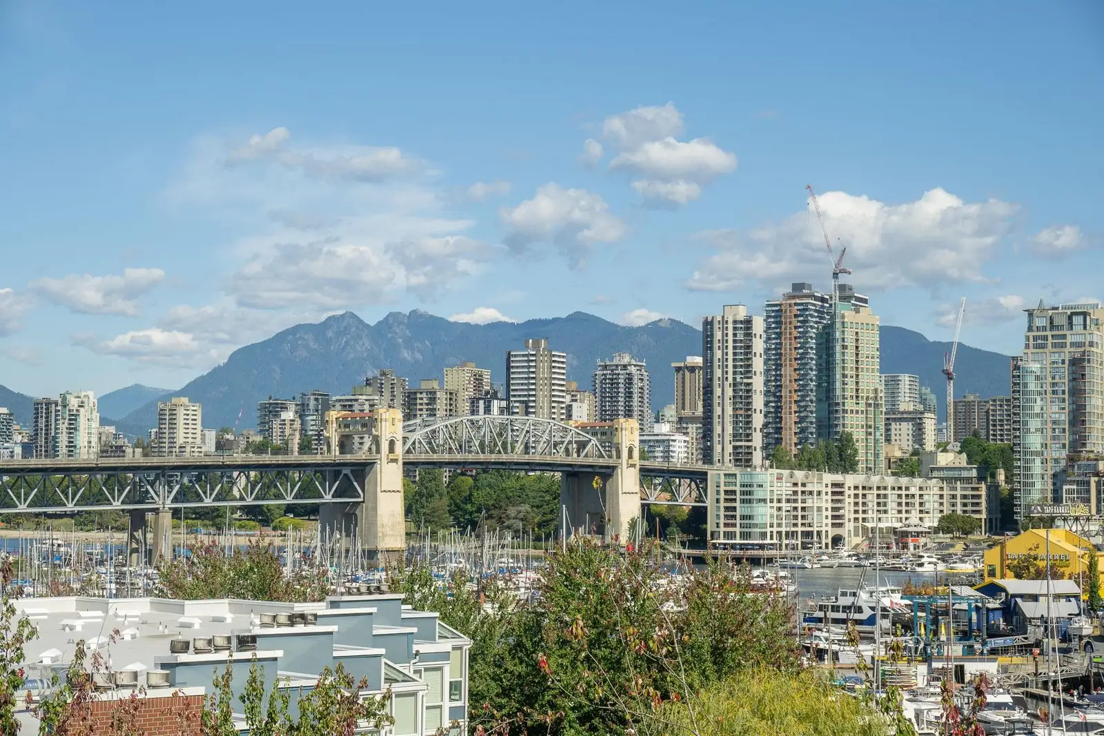 607 1508 MARINER WALK, Vancouver BC V6J 4X9