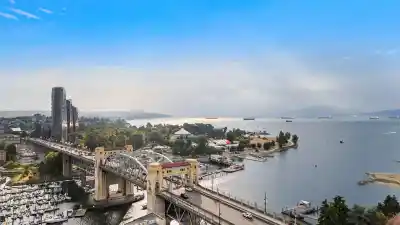 2302 1000 BEACH AVENUE, Vancouver BC V6E 4M2