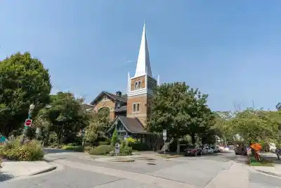 204 2525 QUEBEC STREET, Vancouver BC V5T 4R5
