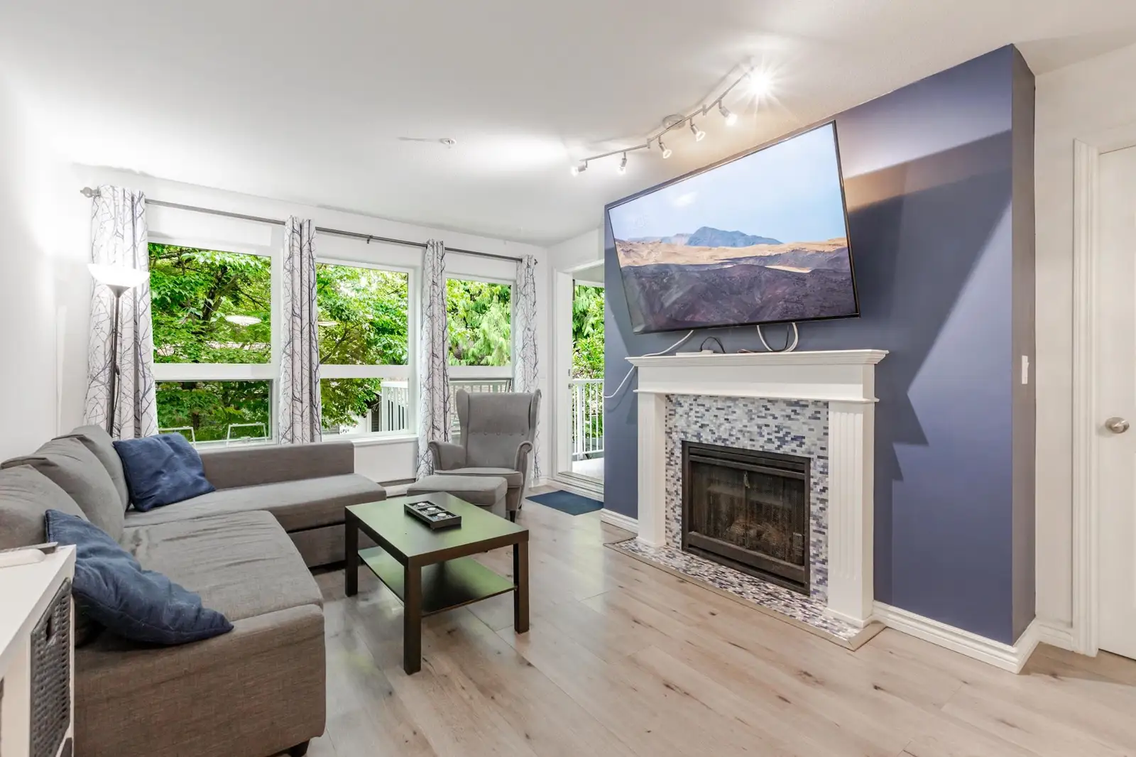 202 9688 148 STREET, Surrey BC V3R 0W2