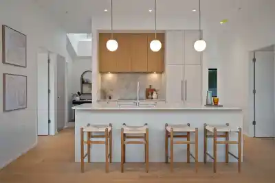166 E 38TH AVENUE, Vancouver BC V5W 1H1