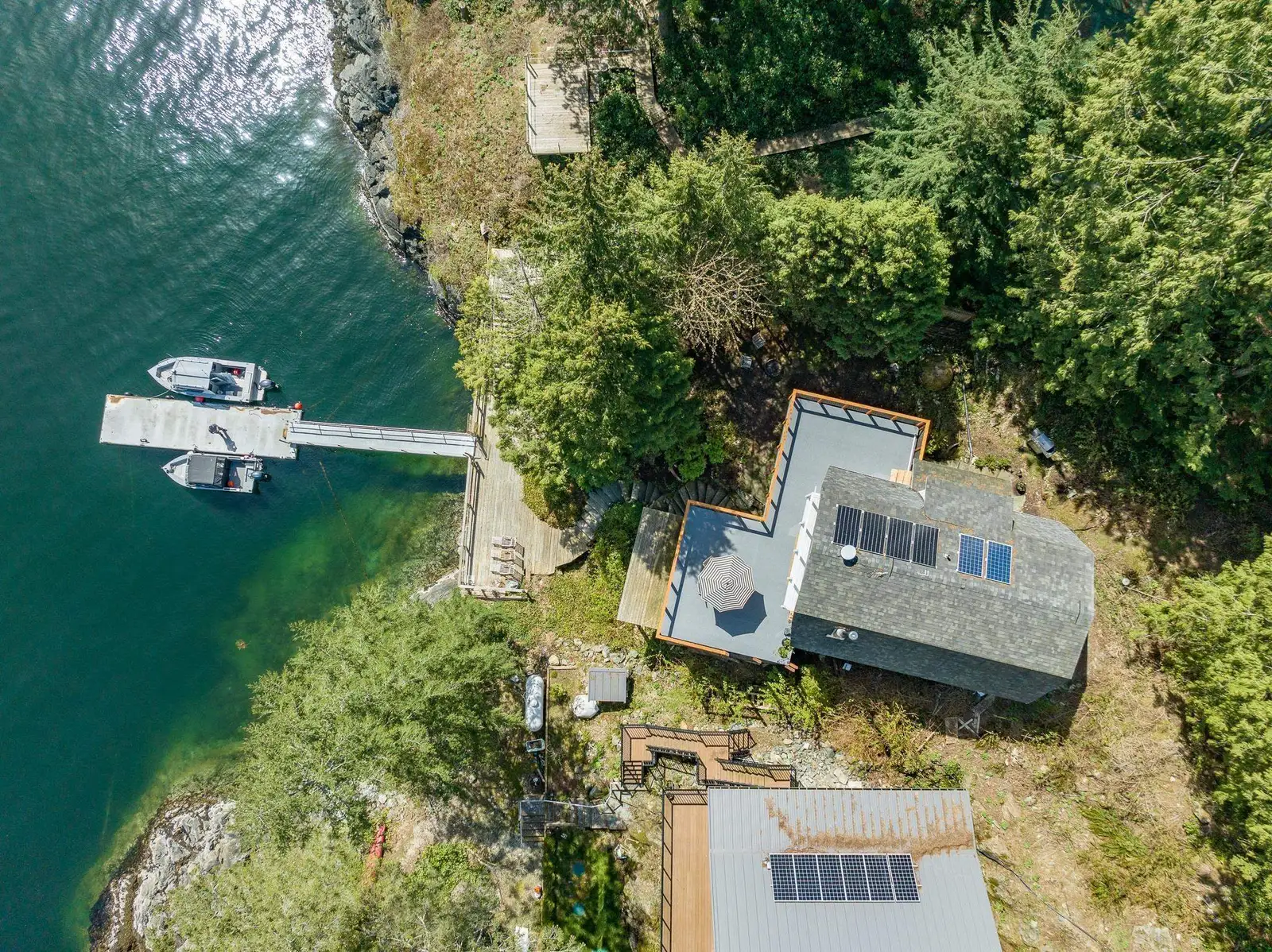 2937 PANORAMA DRIVE, North Vancouver BC V7G 2A4