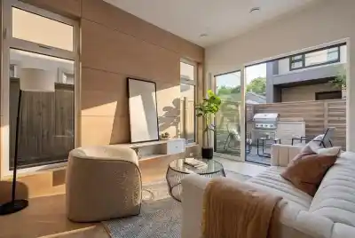 2 364 E 23RD AVENUE, Vancouver BC V5V 1X5