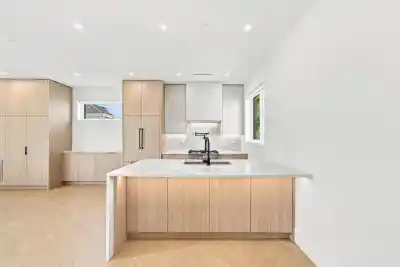 3 646 E 23RD AVENUE, Vancouver BC V5V 1X8