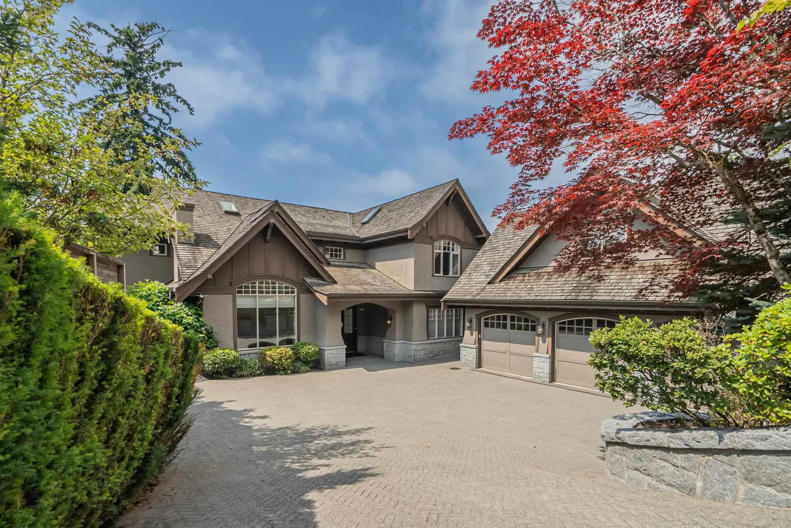 2638 QUEENS AVENUE, West Vancouver BC V7V 2Z1
