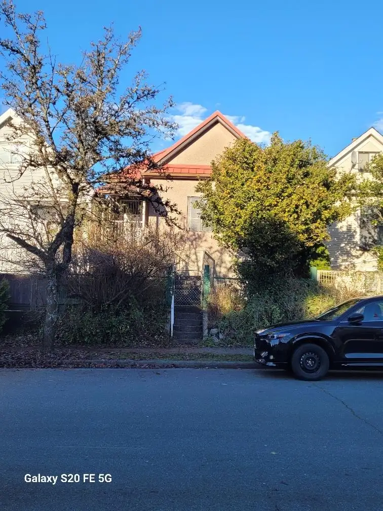 1127 KEEFER STREET, Vancouver BC V6A 1Z2