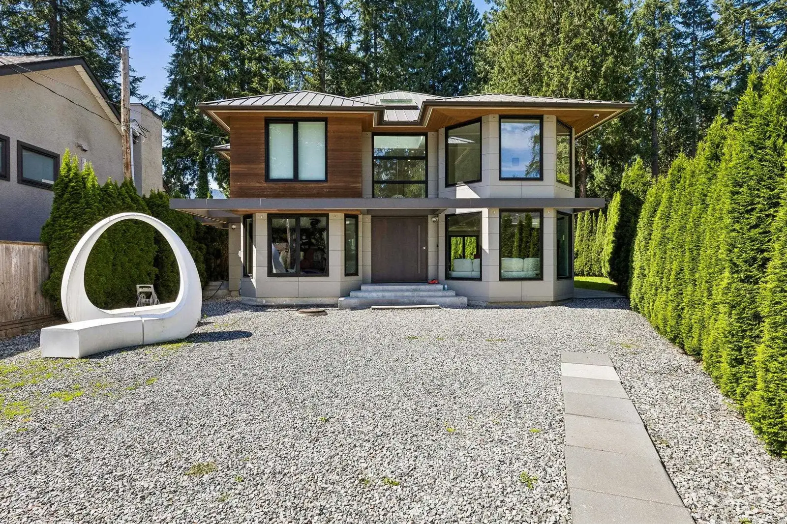 4577 CAPILANO ROAD, North Vancouver BC V7R 4K2