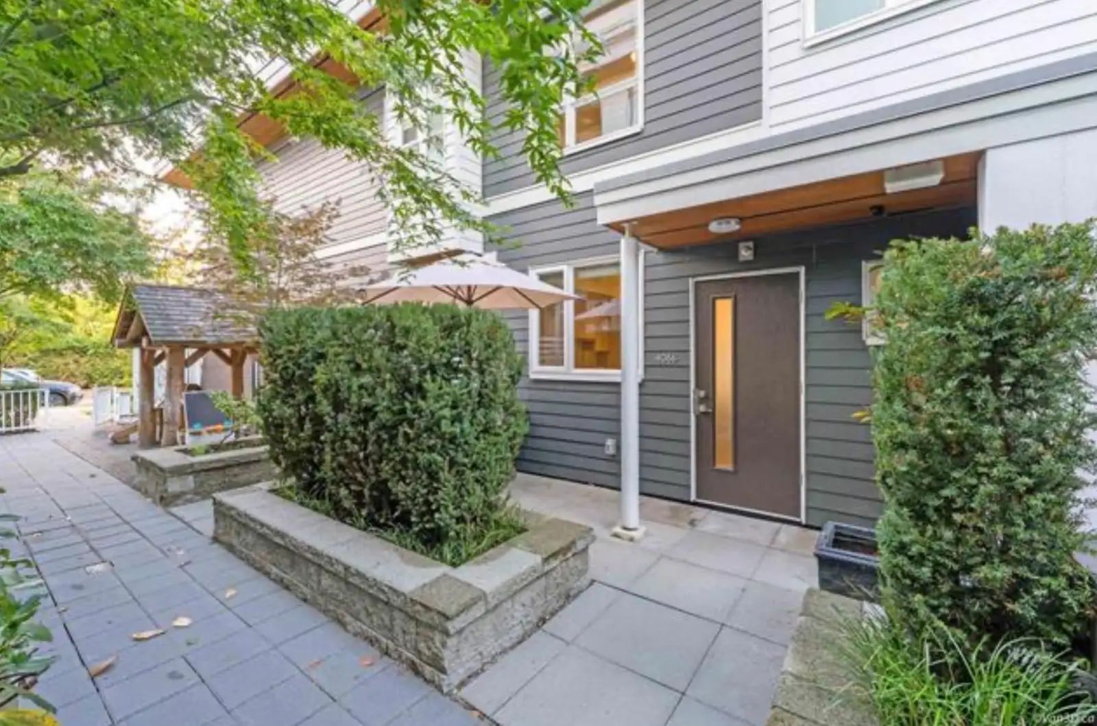 4066 YUKON STREET, Vancouver BC V5Y 0L4